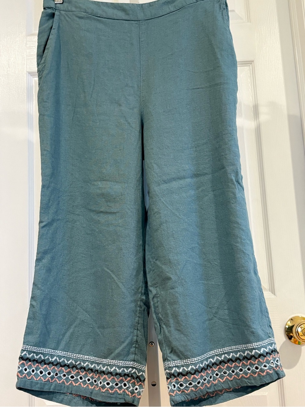 Naturals D&Co Teal Embroidered Hem Linen Pants medium
